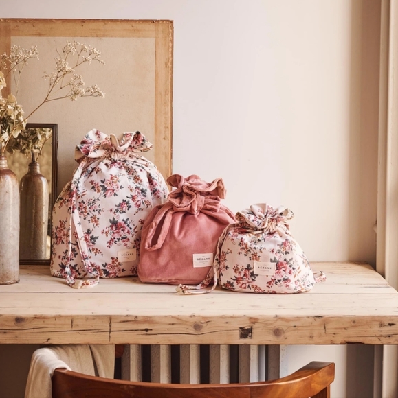 Sezane Set of 3 Vintage Flower/Velvet Pouches - Picture 2 of 7